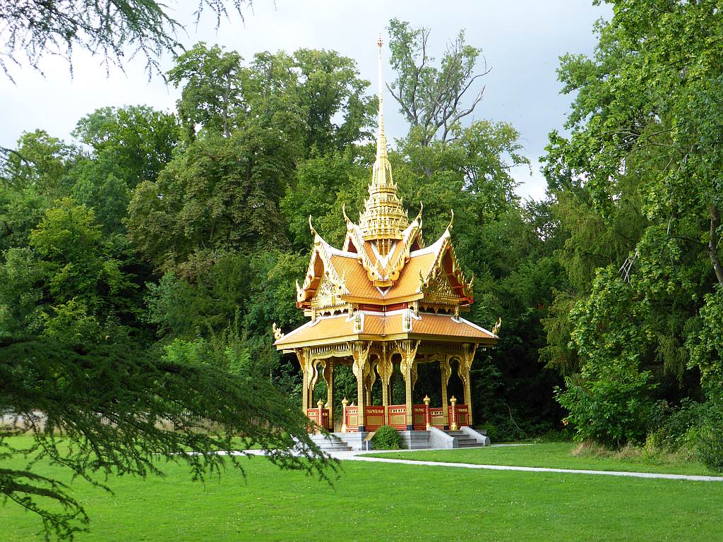 Sala Thai dans le Parc de Denantou